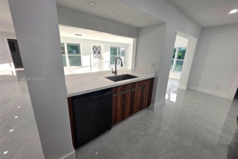 Снять в аренду виллу или дом в Дейви, Флорида 3 спальни, 205.5м2, № 2034631 - фото 6