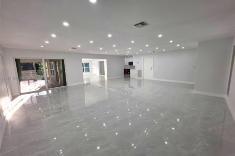 Снять в аренду виллу или дом в Дейви, Флорида 3 спальни, 205.5м2, № 2034631 - фото 8