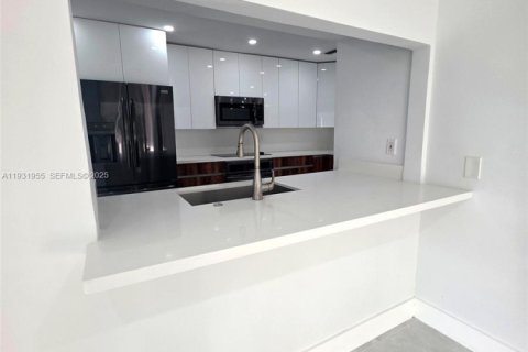 Снять в аренду виллу или дом в Дейви, Флорида 3 спальни, 205.5м2, № 2034631 - фото 14