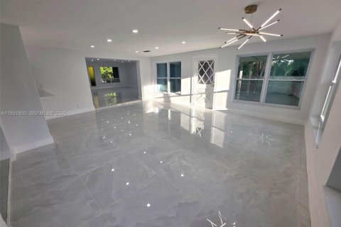 Снять в аренду виллу или дом в Дейви, Флорида 3 спальни, 205.5м2, № 2034631 - фото 3