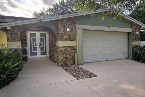 Дом в Дейви, Флорида 3 спальни, 205.5м2 № 2034631