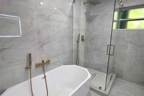 Снять в аренду виллу или дом в Дейви, Флорида 3 спальни, 205.5м2, № 2034631 - фото 5