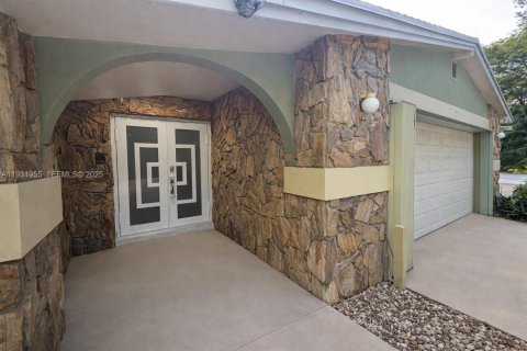 Снять в аренду виллу или дом в Дейви, Флорида 3 спальни, 205.5м2, № 2034631 - фото 9