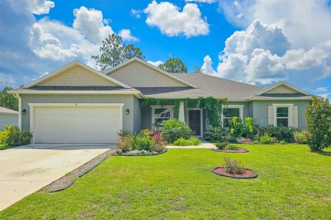 House in Palm Coast, Florida 4 bedrooms, 217.21 sq.m. № 1911273 - photo 1