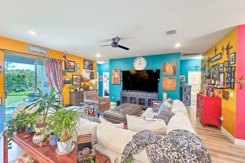 House in Palm Coast, Florida 4 bedrooms, 217.21 sq.m. № 1911273 - photo 10