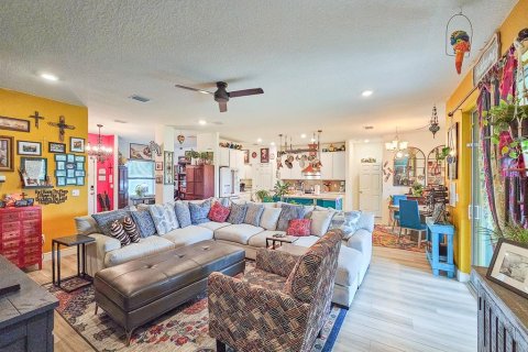 House in Palm Coast, Florida 4 bedrooms, 217.21 sq.m. № 1911273 - photo 13