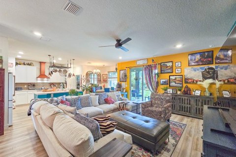 House in Palm Coast, Florida 4 bedrooms, 217.21 sq.m. № 1911273 - photo 12