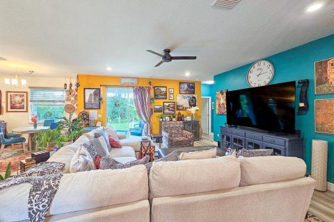 House in Palm Coast, Florida 4 bedrooms, 217.21 sq.m. № 1911273 - photo 9