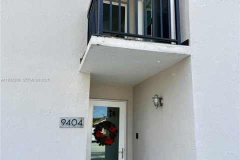 Villa ou maison à vendre à Miami, Floride: 4 chambres, 199.74 m2 № 1990798 - photo 2