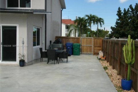 Villa ou maison à vendre à Miami, Floride: 4 chambres, 199.74 m2 № 1990798 - photo 6