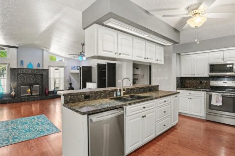 Casa en venta en Lakeland, Florida, 4 dormitorios, 211.45 m2 № 2216843 - foto 9