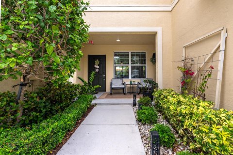 Touwnhouse à vendre à Port St. Lucie, Floride: 3 chambres, 137.22 m2 № 2087405 - photo 2