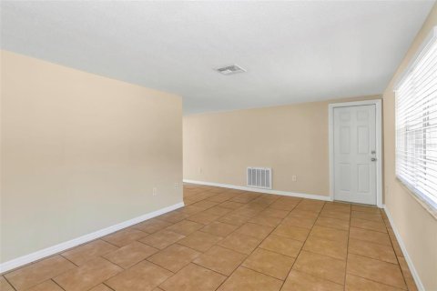 Casa en venta en New Port Richey, Florida, 3 dormitorios, 110.37 m2 № 1873634 - foto 2