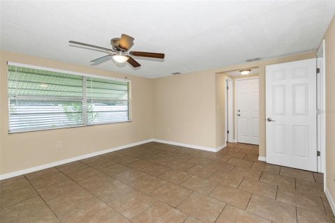 Casa en venta en New Port Richey, Florida, 3 dormitorios, 110.37 m2 № 1873634 - foto 8