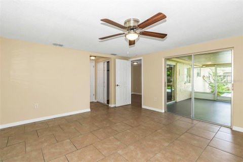 Casa en venta en New Port Richey, Florida, 3 dormitorios, 110.37 m2 № 1873634 - foto 7