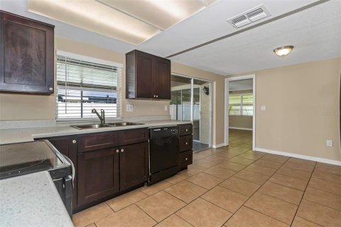 Casa en venta en New Port Richey, Florida, 3 dormitorios, 110.37 m2 № 1873634 - foto 23