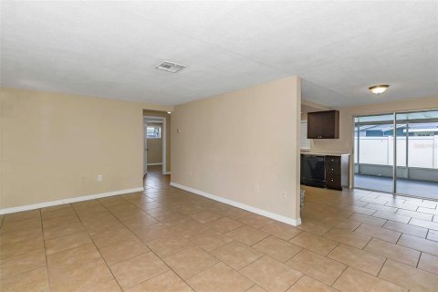 Casa en venta en New Port Richey, Florida, 3 dormitorios, 110.37 m2 № 1873634 - foto 3
