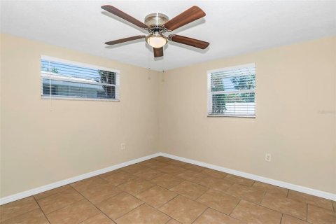 Casa en venta en New Port Richey, Florida, 3 dormitorios, 110.37 m2 № 1873634 - foto 11