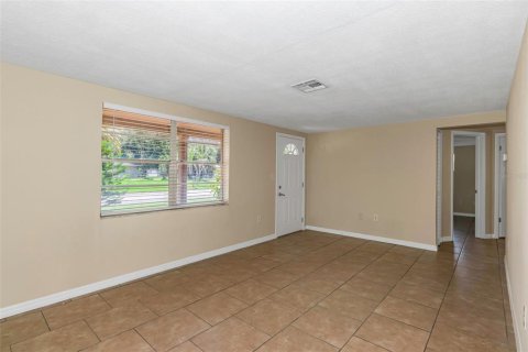 Casa en venta en New Port Richey, Florida, 3 dormitorios, 110.37 m2 № 1873634 - foto 4