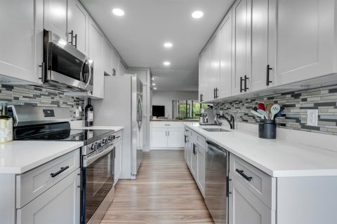 Touwnhouse à vendre à Boca Raton, Floride: 2 chambres, 132.48 m2 № 2175351 - photo 2