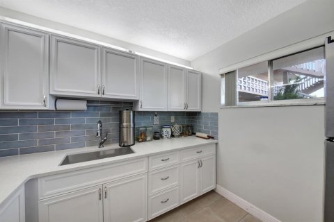Copropriété à vendre à Lake Worth, Floride: 2 chambres, 83.05 m2 № 2251431 - photo 10