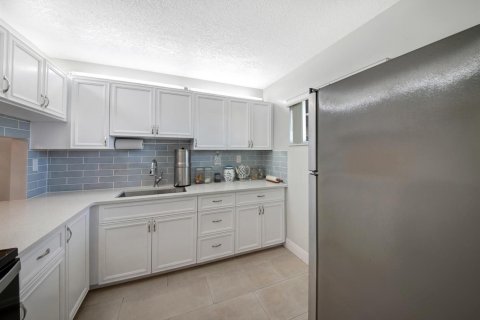 Copropriété à vendre à Lake Worth, Floride: 2 chambres, 83.05 m2 № 2251431 - photo 8