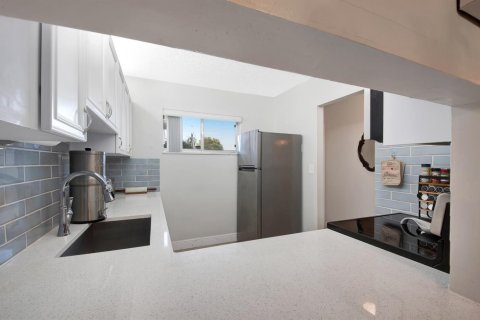 Copropriété à vendre à Lake Worth, Floride: 2 chambres, 83.05 m2 № 2251431 - photo 13