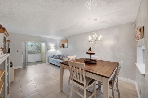 Copropriété à vendre à Lake Worth, Floride: 2 chambres, 83.05 m2 № 2251431 - photo 5