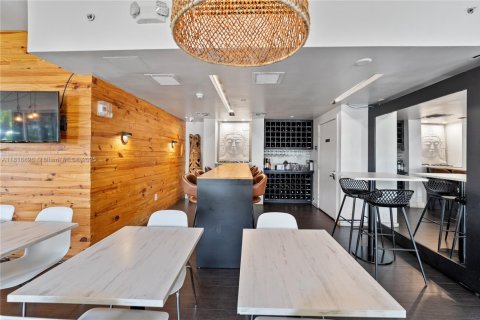 Propiedad comercial en venta en Miami, Florida № 1783777 - foto 7