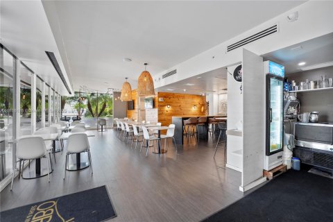 Propiedad comercial en venta en Miami, Florida № 1783777 - foto 15