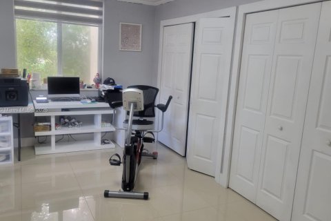 Condo in Miami, Florida, 3 bedrooms  № 1770573 - photo 15