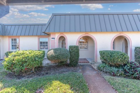 Condo in New Port Richey, Florida, 2 bedrooms  № 2211814