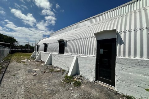 Купить коммерческую недвижимость в Холливуд, Флорида № 1961737 - фото 11