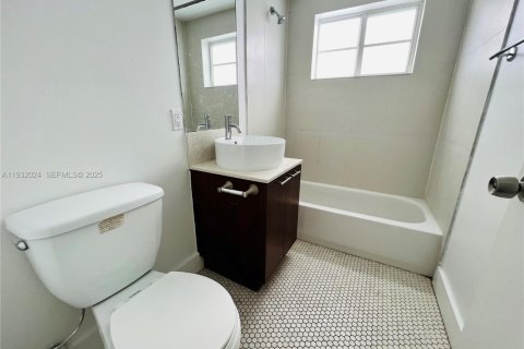 Снять в аренду квартиру в Майами-Бич, Флорида 2 спальни, 130.06м2, № 1990558 - фото 18