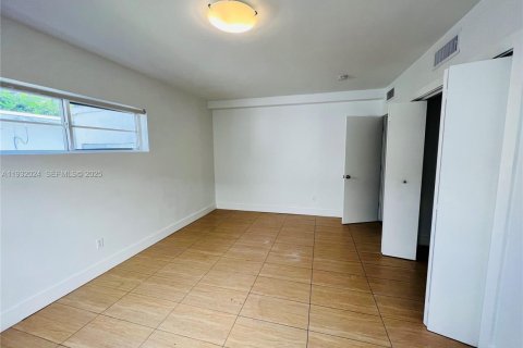 Снять в аренду квартиру в Майами-Бич, Флорида 2 спальни, 130.06м2, № 1990558 - фото 14