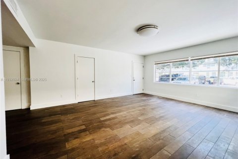 Снять в аренду квартиру в Майами-Бич, Флорида 2 спальни, 130.06м2, № 1990558 - фото 5