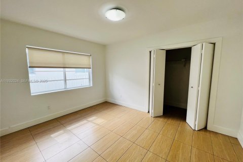 Снять в аренду квартиру в Майами-Бич, Флорида 2 спальни, 130.06м2, № 1990558 - фото 11