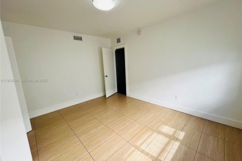 Снять в аренду квартиру в Майами-Бич, Флорида 2 спальни, 130.06м2, № 1990558 - фото 15