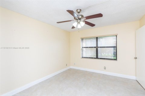 Condo in Pembroke Pines, Florida, 2 bedrooms  № 1776389 - photo 20