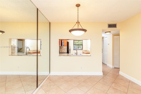 Condo in Pembroke Pines, Florida, 2 bedrooms  № 1776389 - photo 28