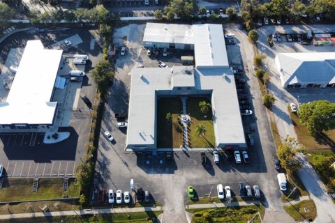 Propiedad comercial en alquiler en Palm Harbor, Florida № 2104299 - foto 2