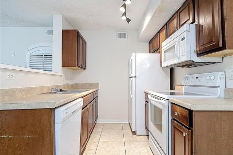 Condo in Fort Myers, Florida, 3 bedrooms  № 1620408 - photo 14