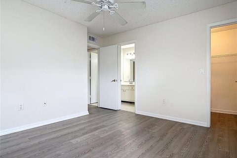 Condo in Fort Myers, Florida, 3 bedrooms  № 1620408 - photo 29