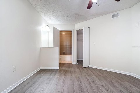 Condo in Fort Myers, Florida, 3 bedrooms  № 1620408 - photo 17