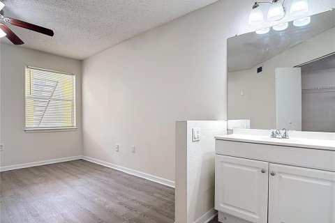 Condo in Fort Myers, Florida, 3 bedrooms  № 1620408 - photo 21