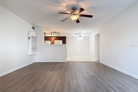 Condo in Fort Myers, Florida, 3 bedrooms  № 1620408 - photo 8