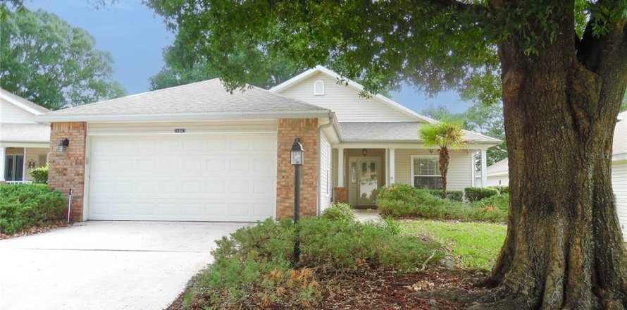 Villa ou maison à Leesburg, Floride 3 chambres, 153.57 m2 № 2149357