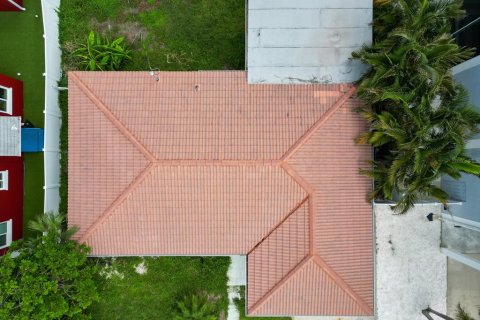 House in Redington Beach, Florida 3 bedrooms, 112.04 sq.m. № 1835873 - photo 17