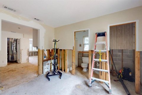 House in Redington Beach, Florida 3 bedrooms, 112.04 sq.m. № 1835873 - photo 23