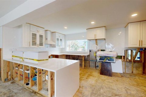 House in Redington Beach, Florida 3 bedrooms, 112.04 sq.m. № 1835873 - photo 6